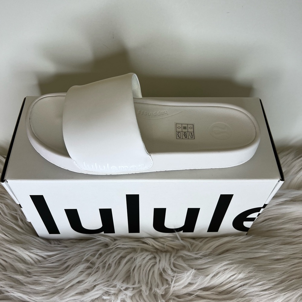 π Lululemon Restfeel Slide Sandal Slipper White NEW Size 7 - Picture 2 of 14